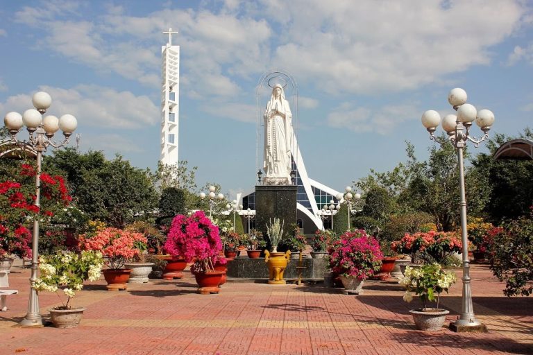Trung tâm Hành hương Đài Đức Mẹ Tân Hiệp