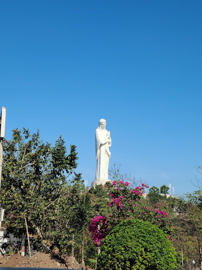Đức Mẹ Núi Cúi – tượng Đức Maria tại Đồng Nai