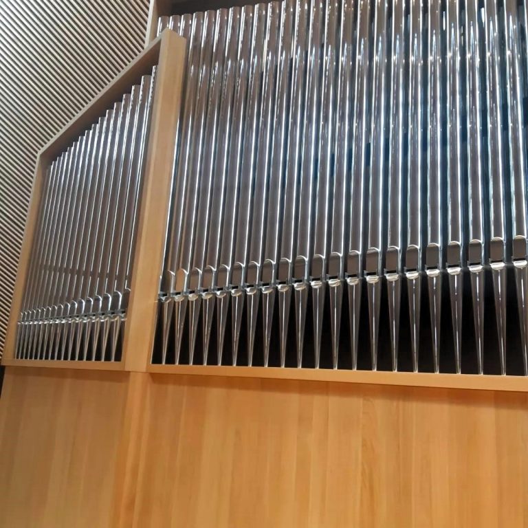 Đàn đại phong cầm tại đền thánh Đức Mẹ Mân Côi Namyang, Hwaseong, Hàn Quốc